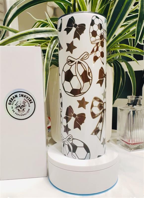 20oz Tumbler – Soccer Balls & Bows Design ⚽️🎀